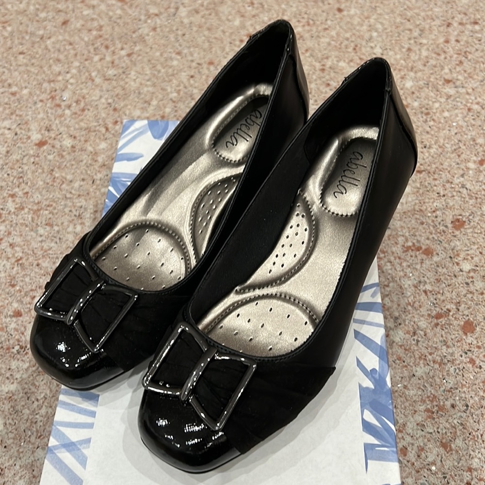 Abella Black Wedges Size 6